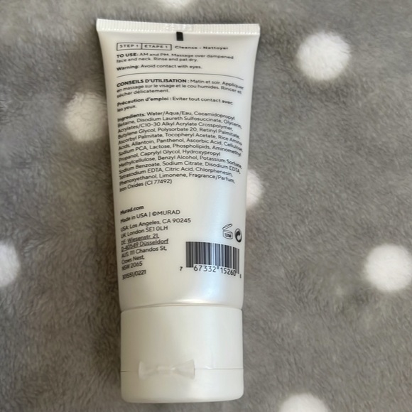 Murad Essential-C Cleanser - Picture 2 of 3